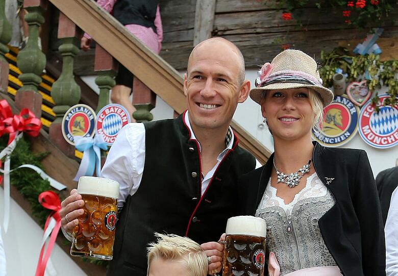 Arjen Robben mit Ehefrau Bernadien