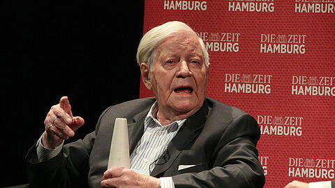Helmut Schmidt während eines Interviews im Mai 2015
