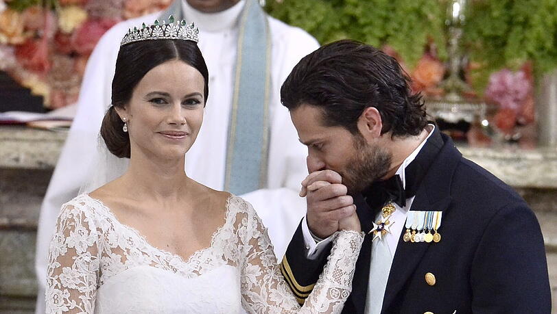 Prinz Carl Philip und die schöne Sofia Hellqvist gaben sich in der Stockholmer Schlosskirche das Ja-Wort. Prinz Carl Philip und die schöne Sofia Hellqvist gaben sich in der Stockholmer Schlosskirche das Ja-Wort.