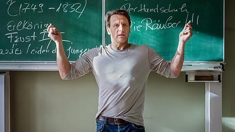 Hendrik Duryn ist wieder "Der Lehrer".