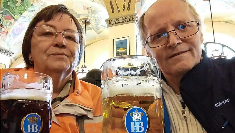 Die ehrlichen Finder Joachim und Christiane Putschke aus Chemnitz waren zu Besuch in München. Die ehrlichen Finder Joachim und Christiane Putschke aus Chemnitz waren zu Besuch in München.