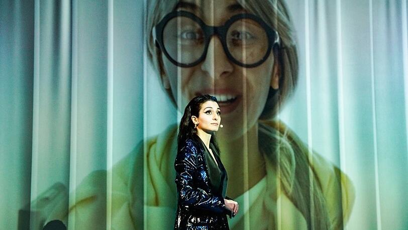 Safak Sengül recherchiert über Rassismus. Safak Sengül recherchiert über Rassismus.