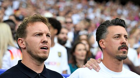 Beim Abspielen der Nationalhymne muss Julian Nagelsmann manchmal mit den Tränen kämpfen.