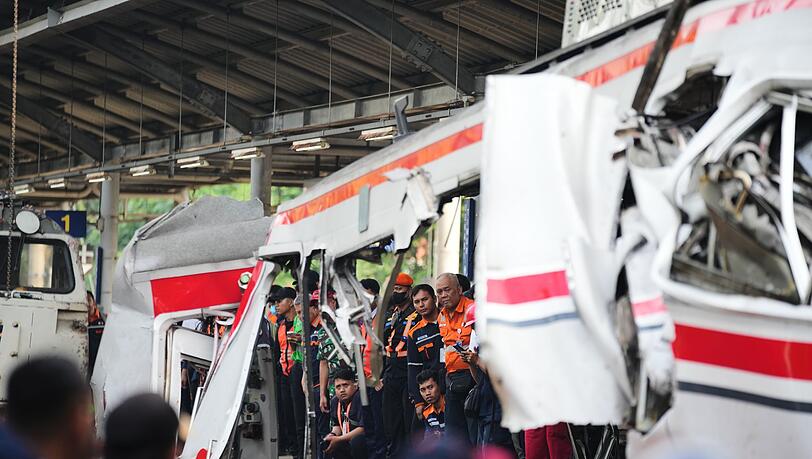 Teilweise waren Waggons nach dem Aufprall ineinander verschmolzen.