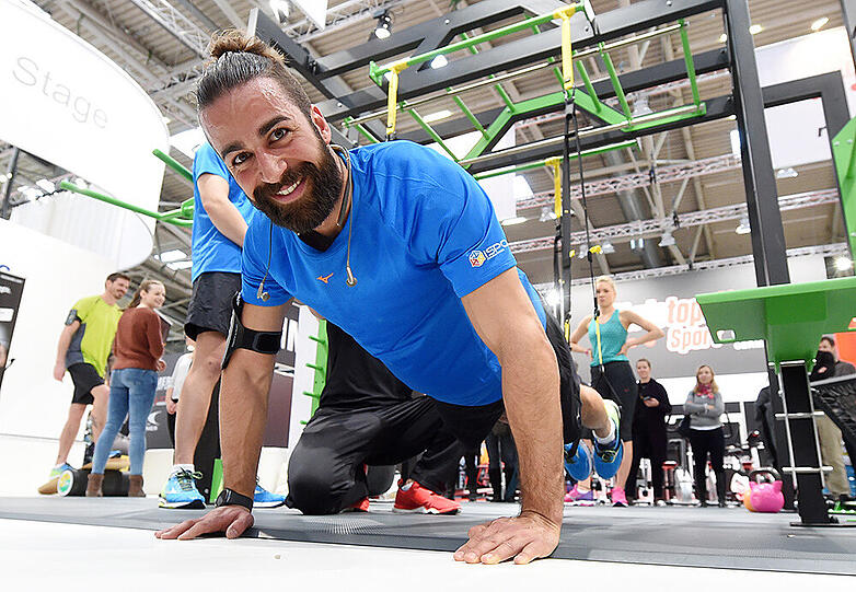Mit über 2600 ausstellenden Firmen ist die ispo die größte Sportartikelmesse der Welt. Bilder vom Eröffnungstag.