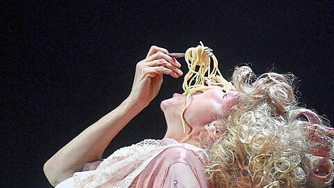 Macht &bdquo;O sole mio&ldquo; zur italienischen Speisekarte, überzeugt lustig und klassisch und kann einfach alles: Natalie Choquette.