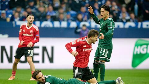Die Nürnberger kämpften auf Schalke verbissen.
