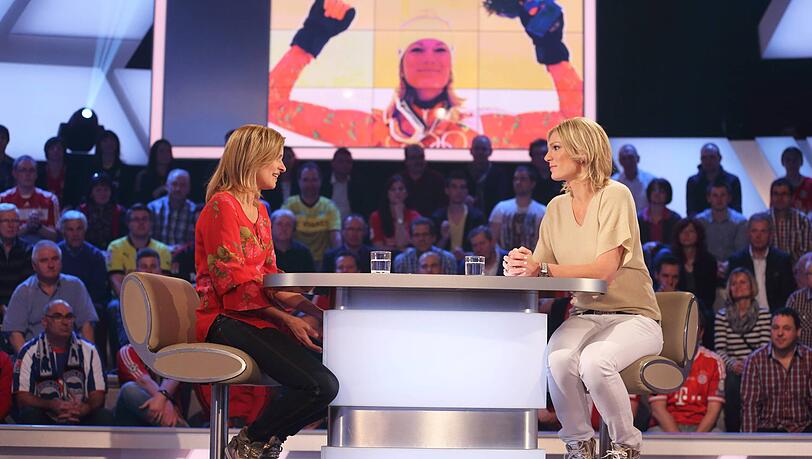 In "das aktuelle sportstudio" spricht Katrin M&uuml;ller-Hohenstein mit den gr&ouml;&szlig;ten Sportstars. Hier sieht man sie mit Skirennl&auml;uferin Maria H&ouml;fl-Riesch im Jahr 2014.