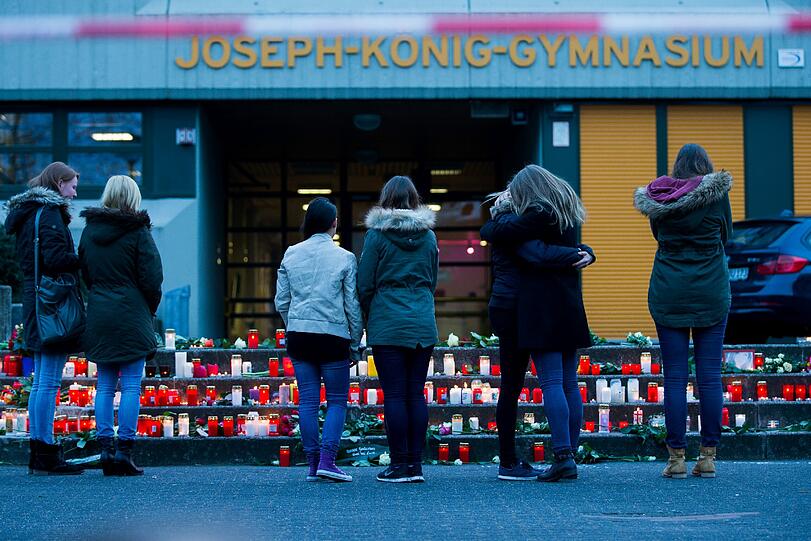 Die Schüler des Joseph-König-gymnasiums trauern um ihre verunglückten Mitschüler
