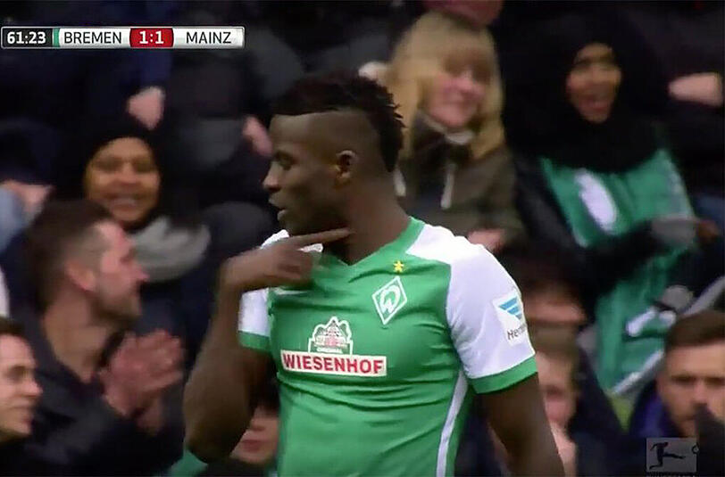 Nach dieser geschmacklosen Geste von Abwehrspieler Papy Djilobodji droht Werder Bremen neues Ungemach.