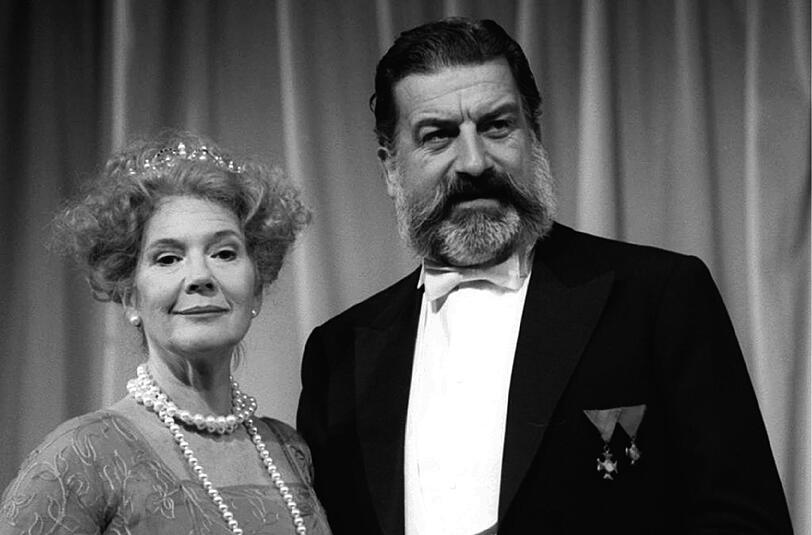 Hörbiger und Tötschinger in der Komödie im Bayerischen Hof. Vor 20 Jahren inszenierte Tötschinger dort Molnars &bdquo;Olympia&ldquo;.