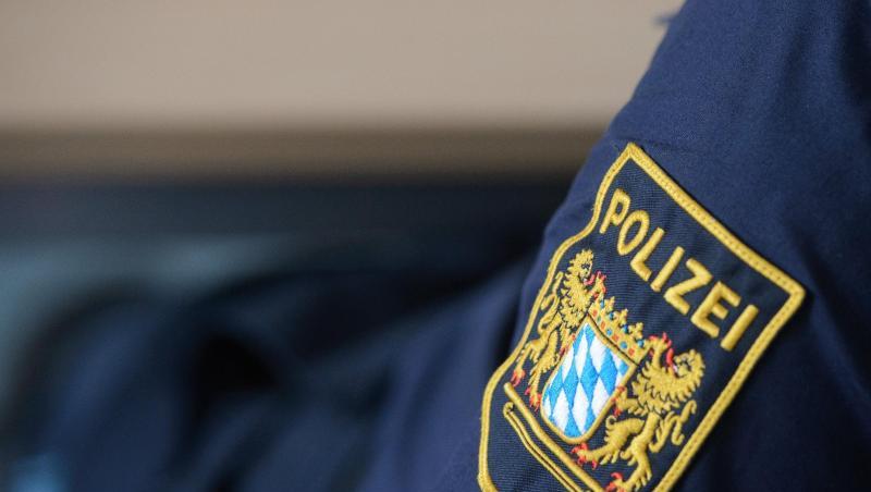 Das Wappen der Bayerischen Polizei an einer Uniform. Foto: Timm Schamberger/Archivbild Das Wappen der Bayerischen Polizei an einer Uniform. Foto: Timm Schamberger/Archivbild