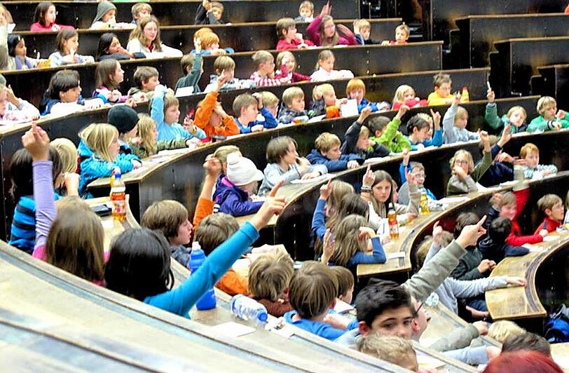 Lauschen wie die Großen: kleine Kurzzeit-Studenten.