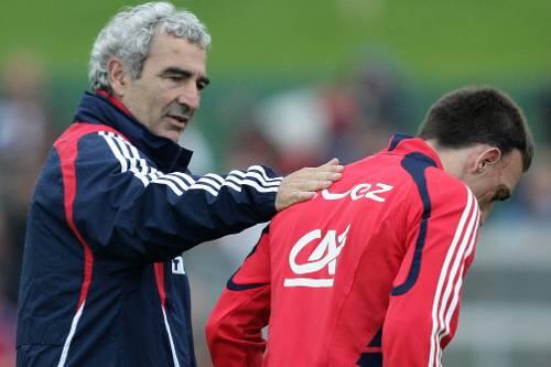 Der Nationaltrainer und sein Hoffnungsträger: Raymond Domenech (l.) und Bayern-Star Franck Ribéry.