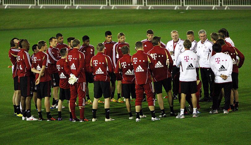 Trainingsauftakt in Doha: Trainer Heynckes lässt seine Spieler in der Luxusanlage "Aspire Academy" schwitzen.