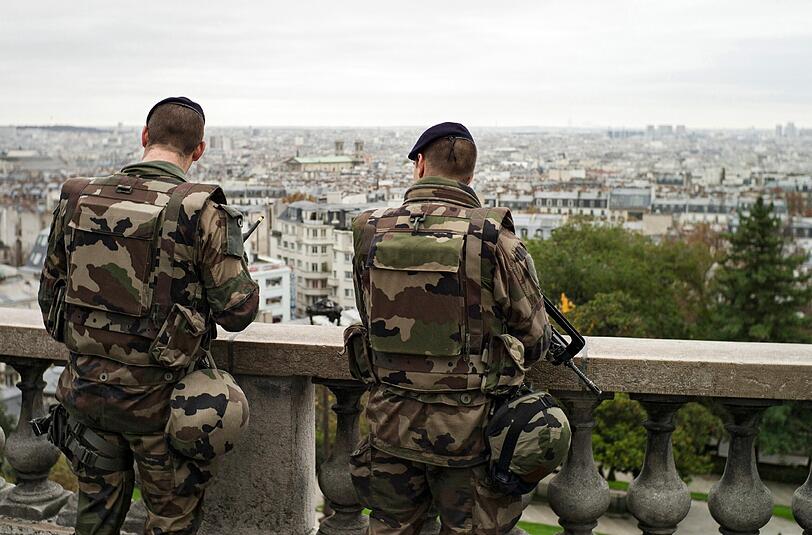 Der US-Geheimdienst CIA geht davon aus, dass die Terrormiliz nach den Anschlägen in Paris weitere Ziele in Europa hat.