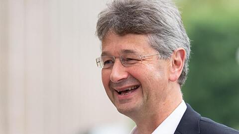 Michael Piazolo (Freie Wähler), Kultusminister von Bayern, lacht. Foto: Sven Hoppe/dpa/Archivbild