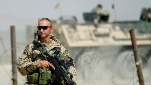 Ein Bundeswehrsoldat in Nordafghanistan Ein Bundeswehrsoldat in Nordafghanistan