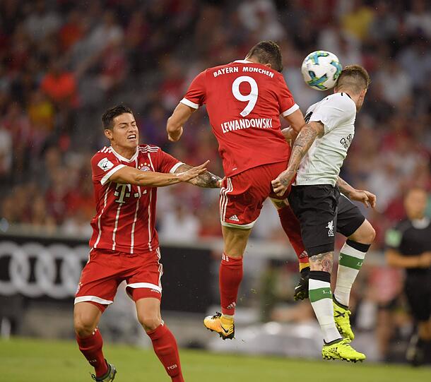 ROBERT LEWANDOWSKI: NOTE 5.
Hing komplett in der Luft. Wurde kaum in Szene gesetzt und musste sich die Bälle im Mittelfeld holen.