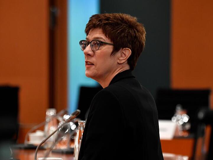 Verteidigungsministerin und CDU-Vorsitzende Annegret Kramp-Karrenbauer. Foto: John Macdougall/AFP-POOL/dpa/Archivbild