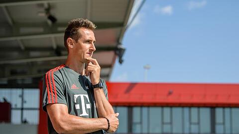 Der FC Bayern erwägt laut einem Medienbericht die Beförderung von Klose zum Assistenten von Hansi Flick. Foto: Matthias Balk/dpa/Archivbild