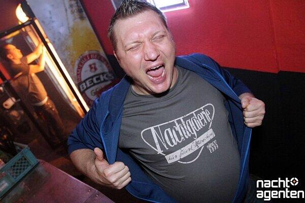 13 Jahre Nachtgalerie: "Malle live vs Party Pornös". Am Freitag gewährte Sexy Mia den Partygästen tiefe Einblicke. Noch mehr Fotos gibt es hier www.nachtagenten.de.