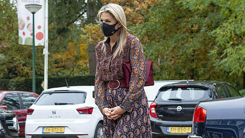 Königin Máxima im herbstlichen Hingucker-Outfit.