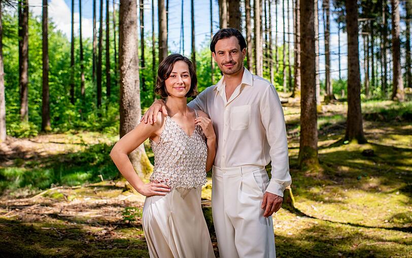 Pippa Fee Rupperti und Jaime Ferkic spielen das neue "Sturm der Liebe"-Traumpaar, Emilia und Massimo. Pippa Fee Rupperti und Jaime Ferkic spielen das neue "Sturm der Liebe"-Traumpaar, Emilia und Massimo.