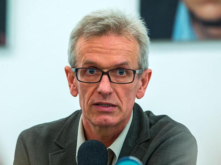 Dirk Blübaum nimmt an einer Ausstellungseröffnung teil. Foto: Jens Büttner/dpa-Zentralbild/dpa/Archivbild