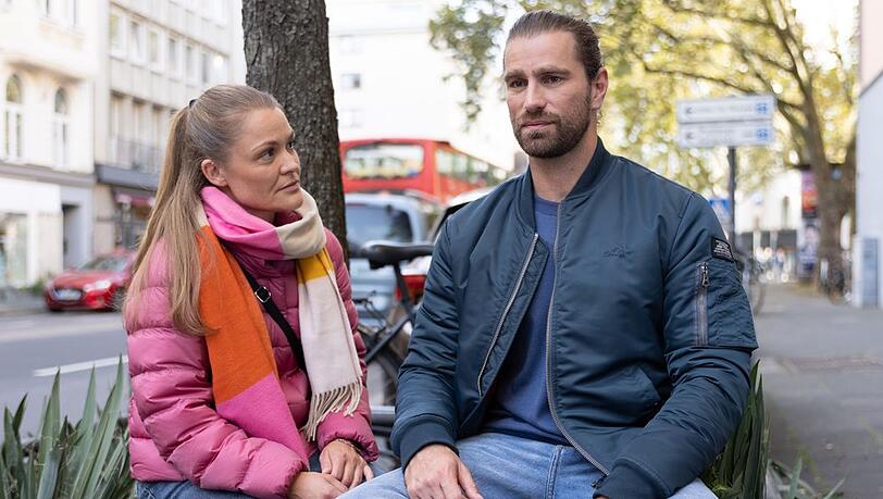 "Unter uns": Nadine und Henry fühlen sich einander näher, als Henry sich Nadine öffnen kann.
