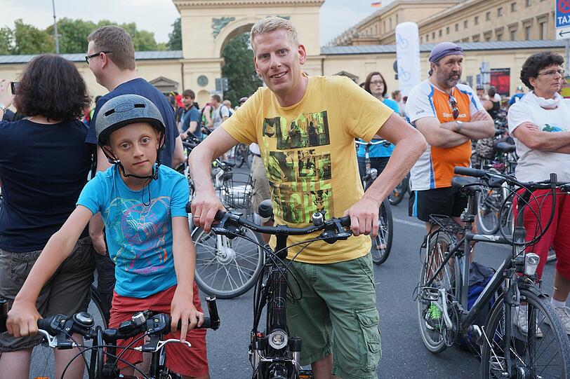 Tausende Münchner waren bei der sechsten Münchner Radlnacht dabei. Die Bilder.
