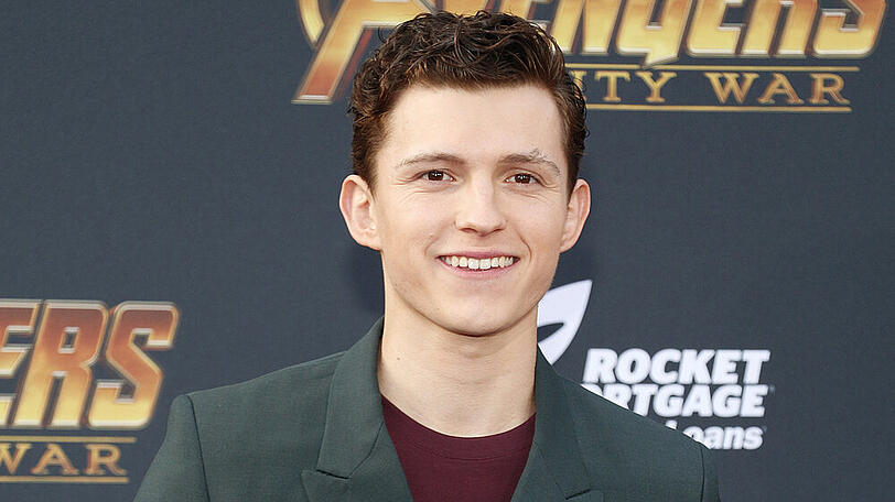 Tom Holland verwandelt sich erneut in Spider-Man.
