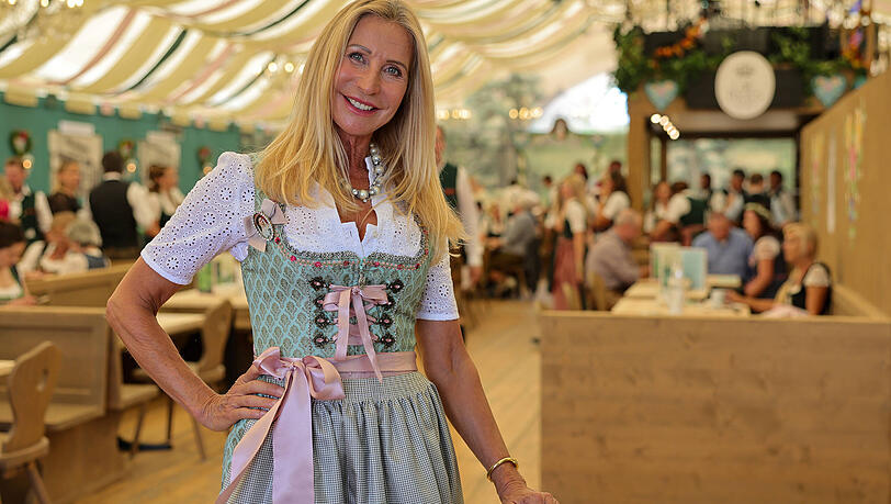 Das Caf&eacute; Theres befindet sich seit drei Generationen in Familienbesitz. Die aktuelle Festwirtin Katharina Wiemes ist mit dem Betrieb aufgewachsen.