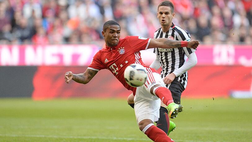 Douglas Costa muss nicht am Knie operiert werden.