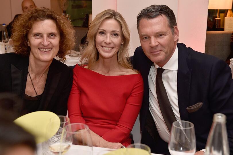 Innegrit Volkhardt mit Markus und Dorothea Höhn.