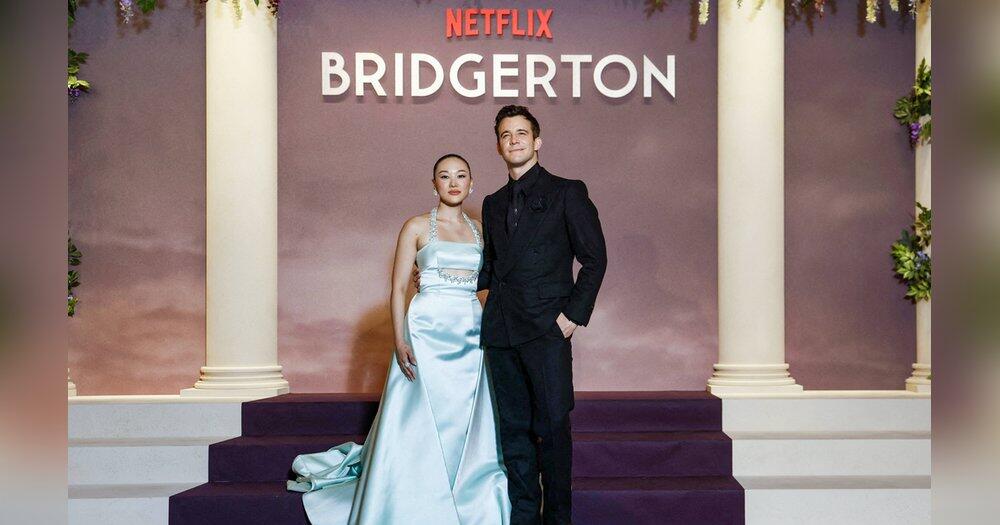 Yerin-Ha-und-Luke-Thompson-feiern-glamour-se-Bridgerton-Premiere