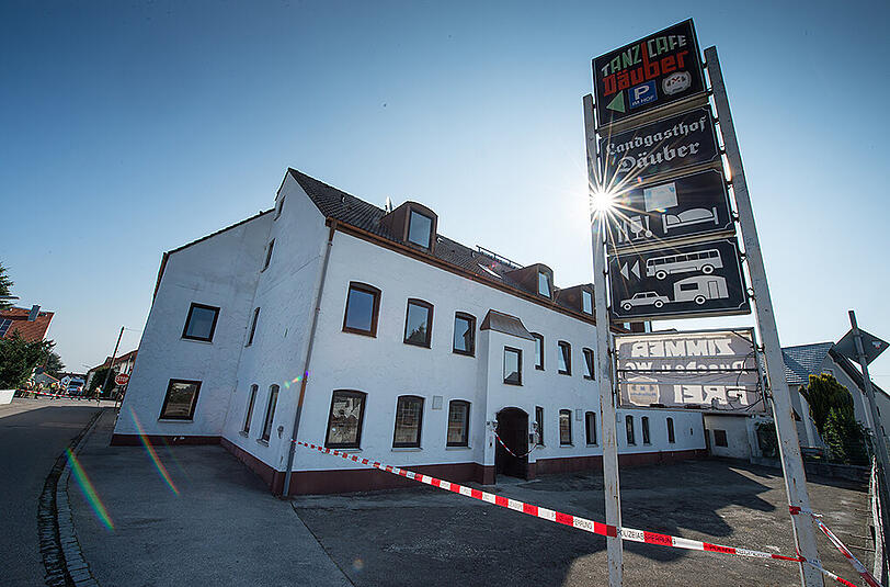 Brandanschlag auf ein Asylbewerberheim in Reichertshofen - Bilder vom Tatort.