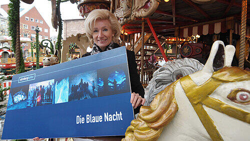 Julia Lehner freut sich auf die Blaue Nacht 2011. Julia Lehner freut sich auf die Blaue Nacht 2011.