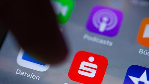 Die App der Sparkasse auf einem Smartphone.