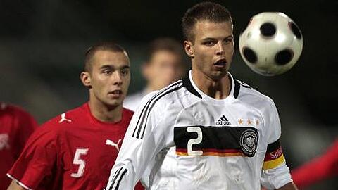Noch ein Rohdiamant zum Club? U19-Europameister Dennis Diekmeier (vorne).