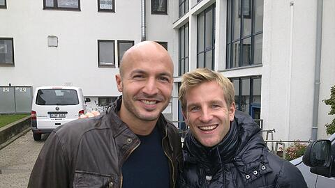 Vom Trainingsgelände ging&rsquo;s zum Mittagessen: Stefan Aigner (r.) mit Verteidiger Necat Aygün.