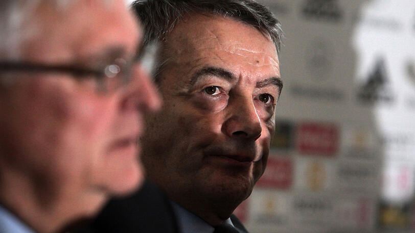Der Schatten der WM-Affäre liegt über ihnen: die Ex-Präsidenten des DFB, Theo Zwanziger (l.) und Wolfgang Niersbach.