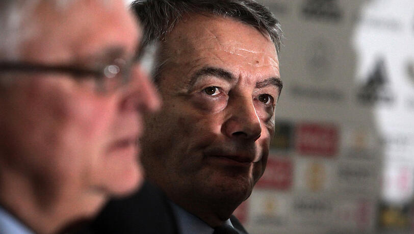 Der Schatten der WM-Affäre liegt über ihnen: die Ex-Präsidenten des DFB, Theo Zwanziger (l.) und Wolfgang Niersbach. Der Schatten der WM-Affäre liegt über ihnen: die Ex-Präsidenten des DFB, Theo Zwanziger (l.) und Wolfgang Niersbach.