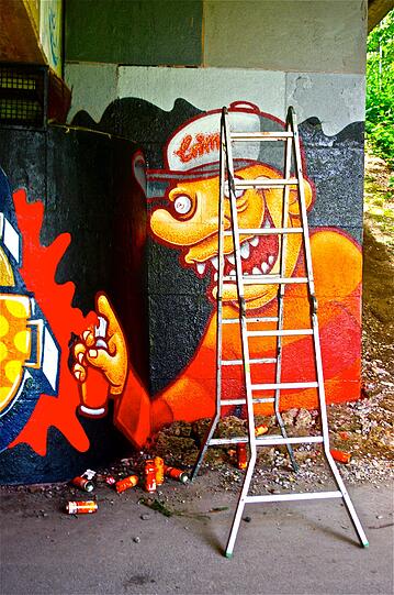 Isart Graffiti Aktion an der Brudermühlbrücke