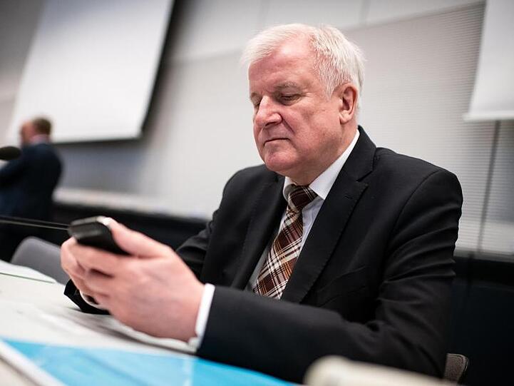 Horst Seehofer (CSU), Bundesminister für Inneres, Heimat und Bau, bei einer Fraktionssitzung. Foto: Bernd von Jutrczenka