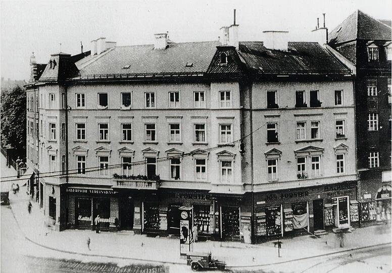 Das legendäre Haushaltswarengeschäft Forster am Rotkreuzplatz, ab 1889 an diesem Standort.