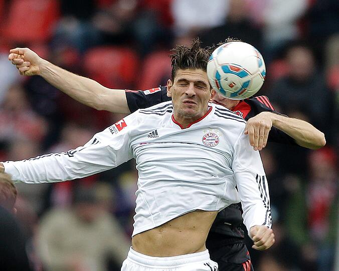 Leverkusen ist jetzt der erste Verfolger der Bayern (im Bild Mario Gomez)