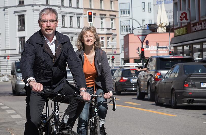 SPD-Fraktionschef Alexander Reissl und SPD-Stadträtin Bettina Messinger in der Kapuzinerstraße.