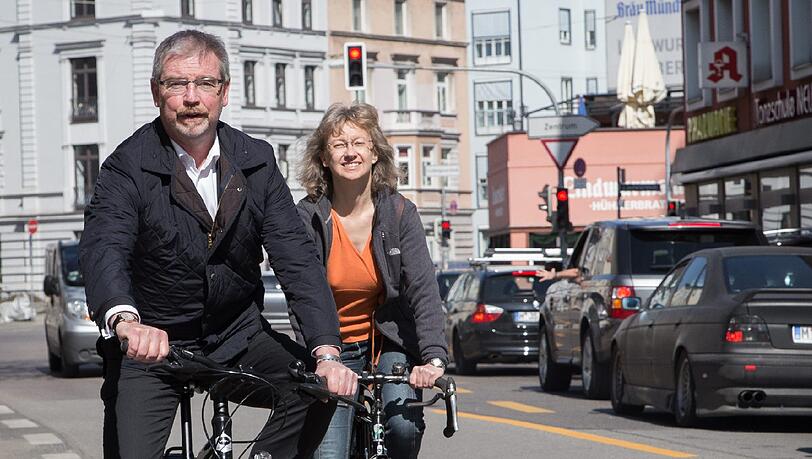 SPD-Fraktionschef Alexander Reissl und SPD-Stadträtin Bettina Messinger in der Kapuzinerstraße. SPD-Fraktionschef Alexander Reissl und SPD-Stadträtin Bettina Messinger in der Kapuzinerstraße.