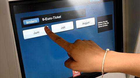 Die Nachfrage nach dem 9-Euro-Ticket ist auch in München hoch. (Archivbild)